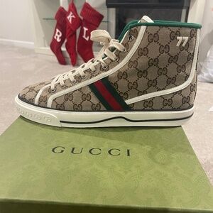 Gucci 1977 tennis shoes Beige
